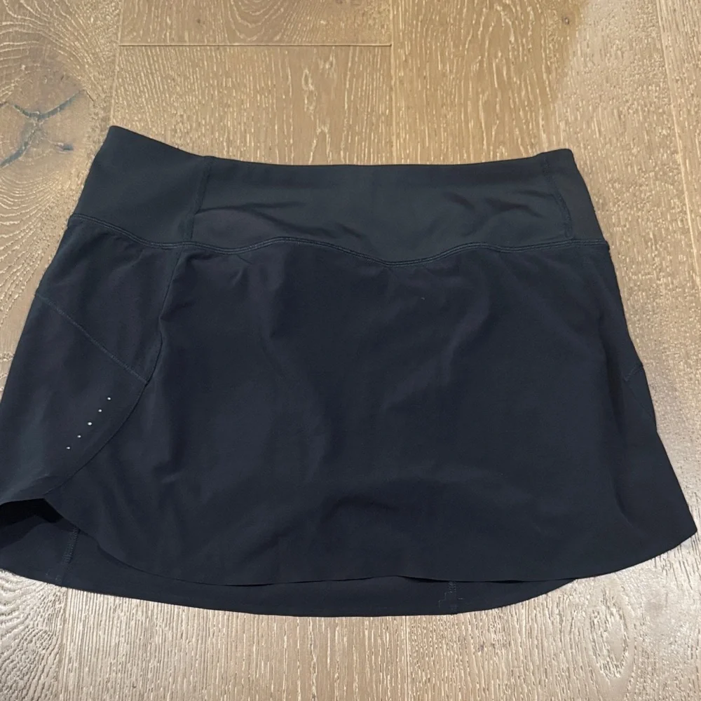 Athleta Run With It 14” Black Skort Size M Athletic Tennis Golf Skirt Shorts - Picture 8 of 8